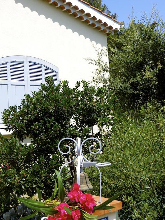 Appartement Dans Villa St Raphael Saint-Raphaël Rum bild