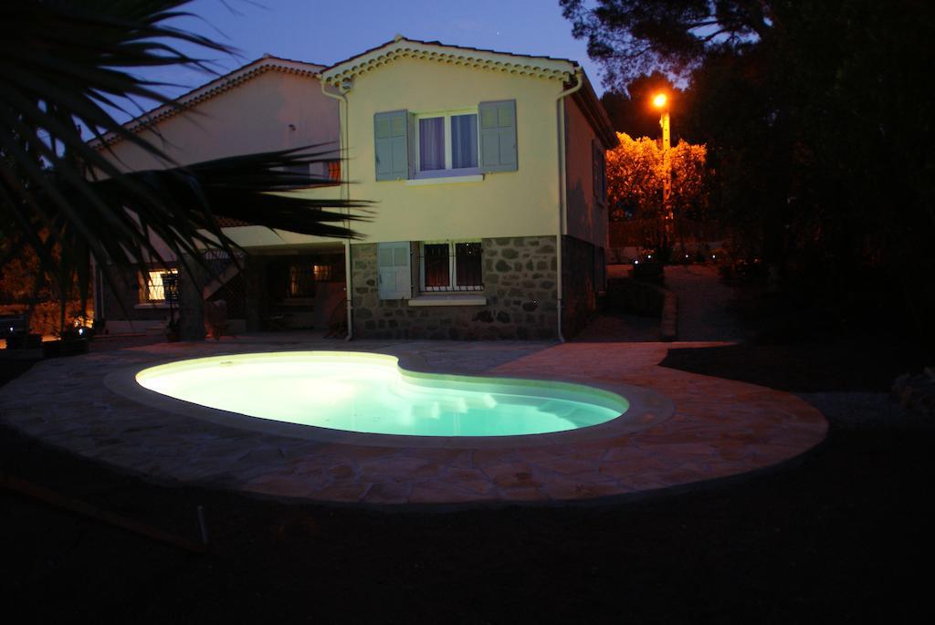 Appartement Dans Villa St Raphael Saint-Raphaël Rum bild