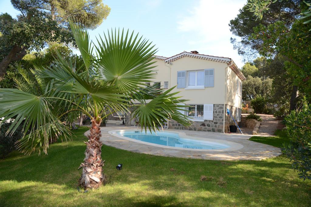 Appartement Dans Villa St Raphael Saint-Raphaël Rum bild