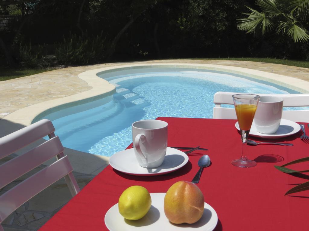 Appartement Dans Villa St Raphael Saint-Raphaël Rum bild