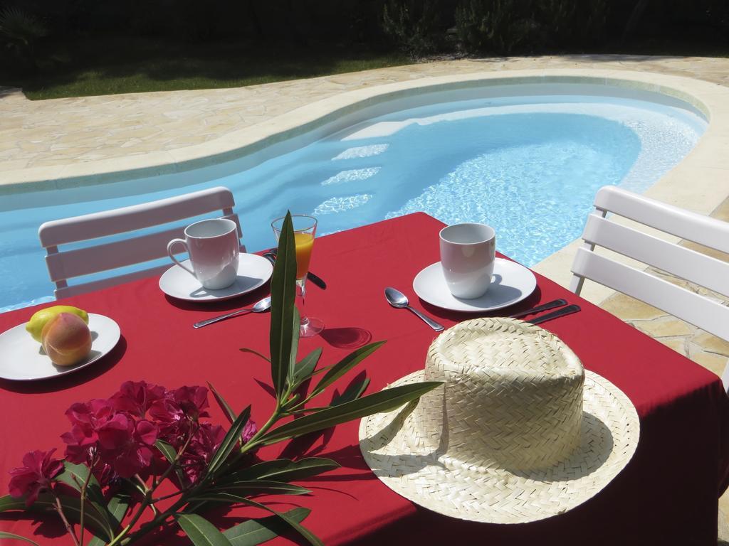 Appartement Dans Villa St Raphael Saint-Raphaël Rum bild
