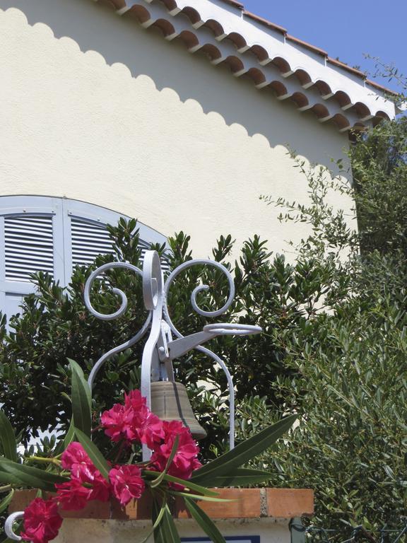 Appartement Dans Villa St Raphael Saint-Raphaël Rum bild