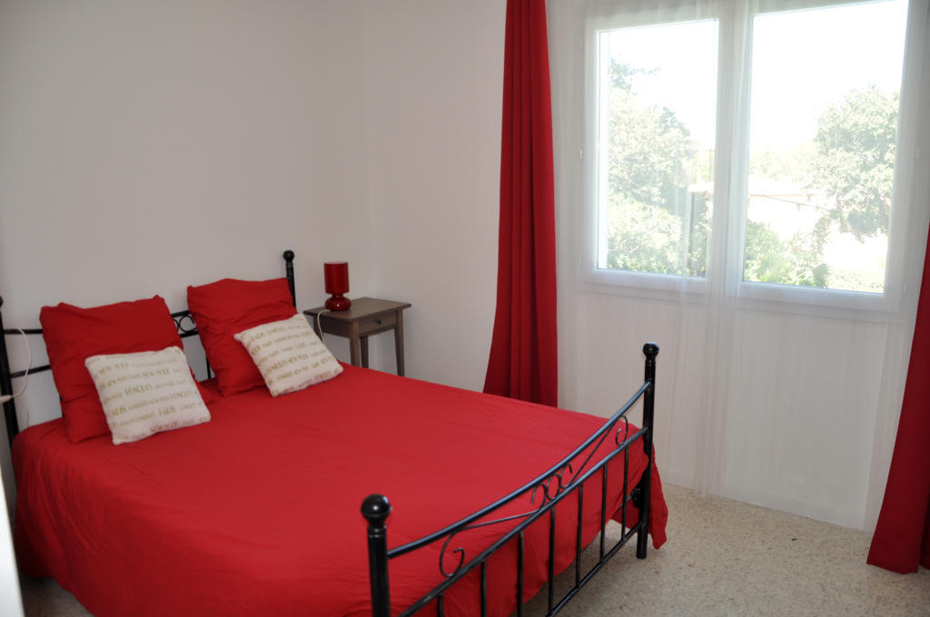 Appartement Dans Villa St Raphael Saint-Raphaël Rum bild