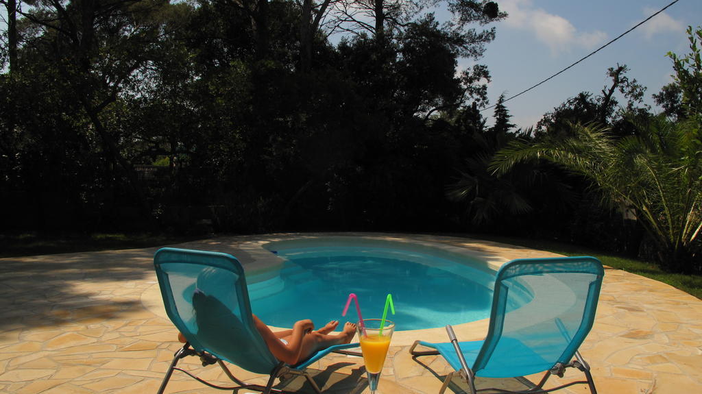 Appartement Dans Villa St Raphael Saint-Raphaël Rum bild